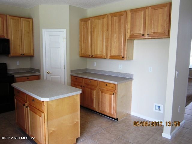 3071 Wandering Oaks Dr, Orange Park, FL 32065
