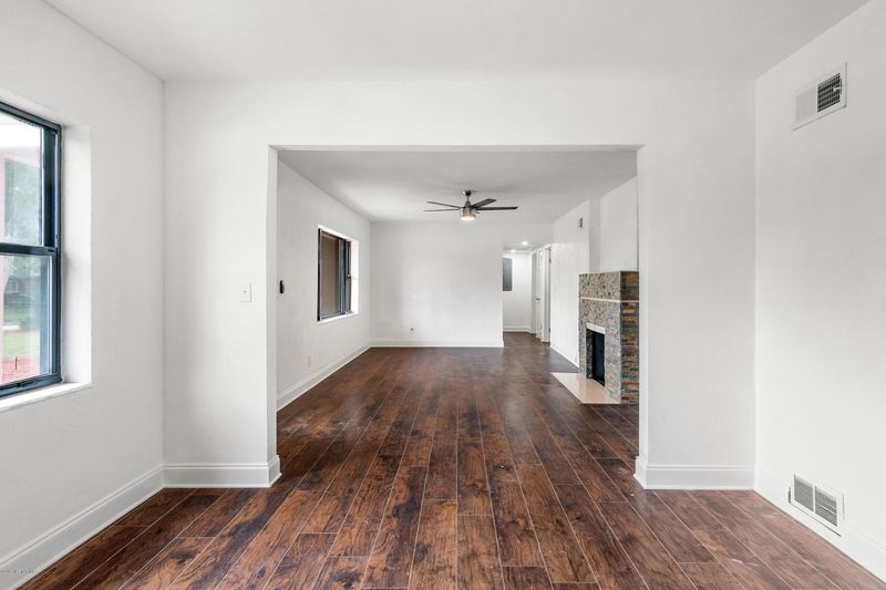 308 Brooks Cir E, Jacksonville, FL 32211