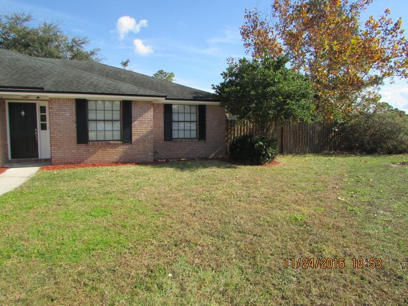 309 Scarlet Bugler Ln S, Jacksonville, FL 32225