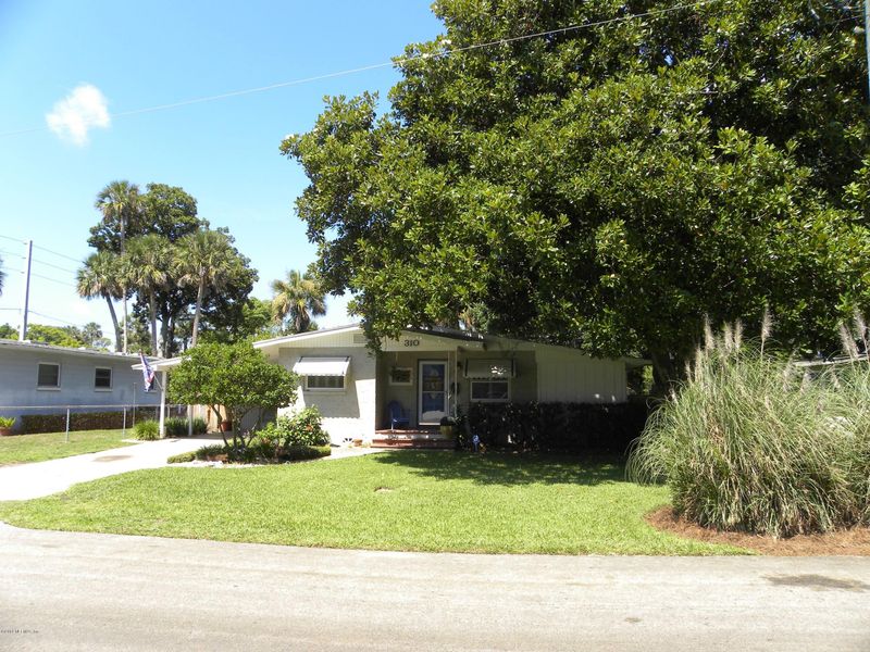 310 8th St N, Jacksonville Beach, FL 32250