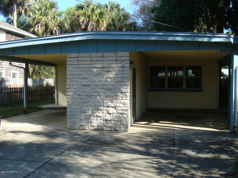 311 9th St, Atlantic Beach, FL 32233