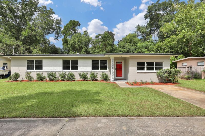 3118 Woodtop Dr, Jacksonville, FL 32277
