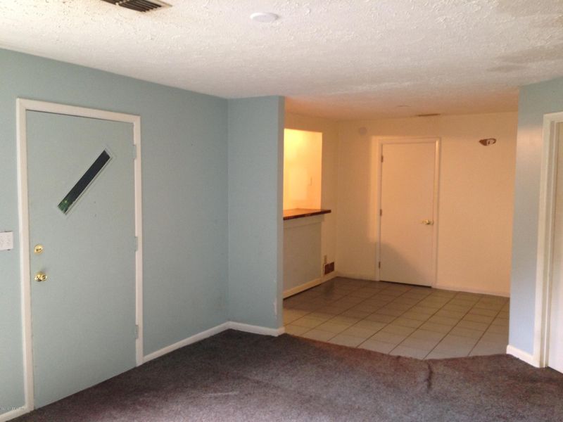 3121 Scotty Dr, Jacksonville, FL 32216