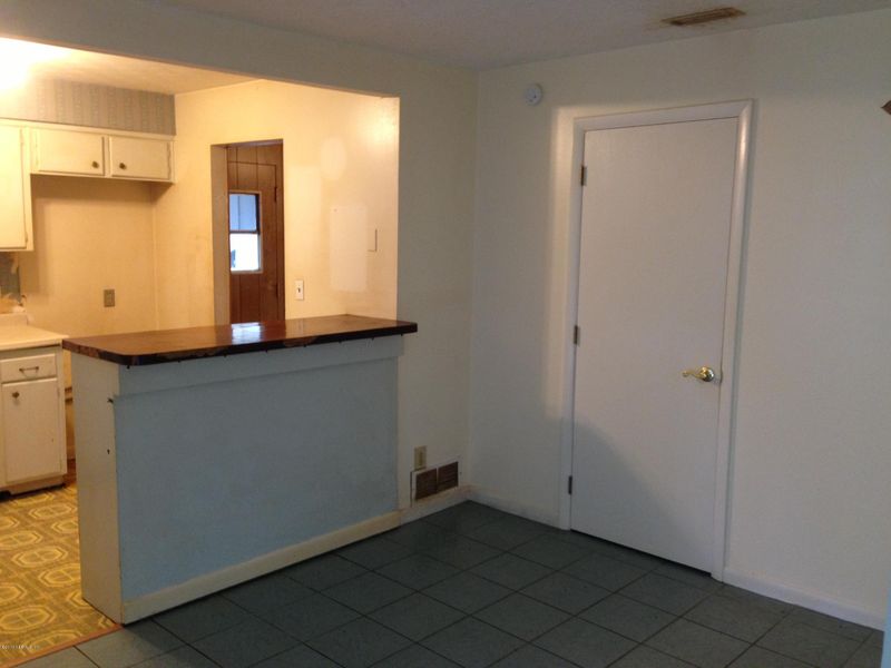 3121 Scotty Dr, Jacksonville, FL 32216