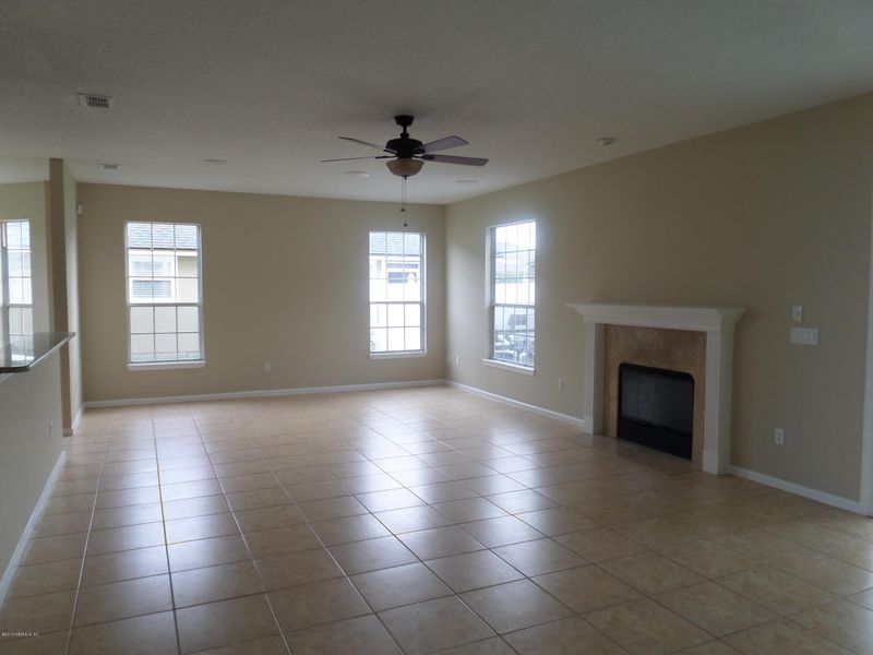 3133 Wandering Oaks Dr, Orange Park, FL 32065