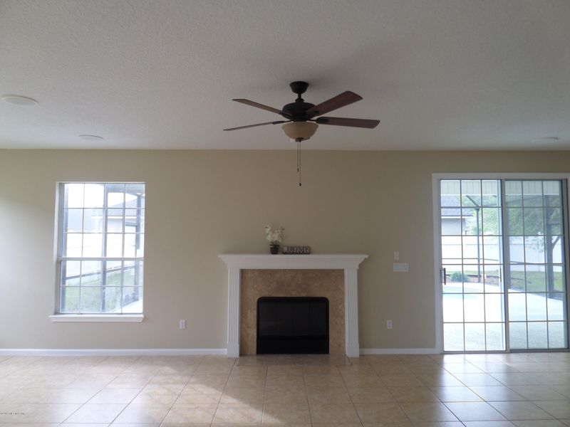 3133 Wandering Oaks Dr, Orange Park, FL 32065