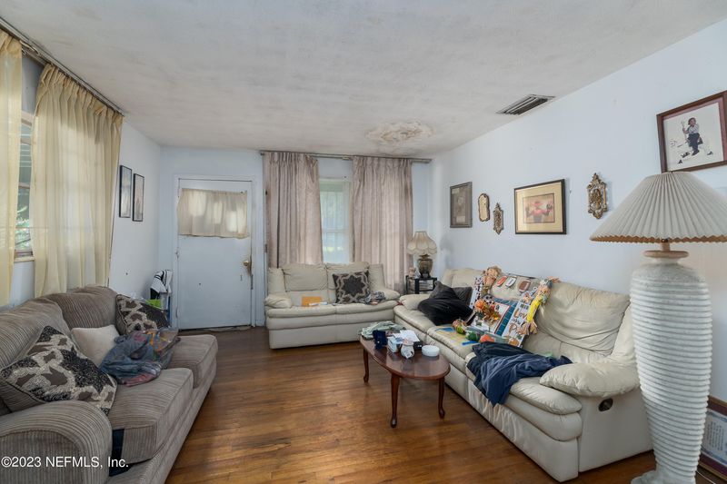 3143 Ray Rd, Jacksonville, FL 32209