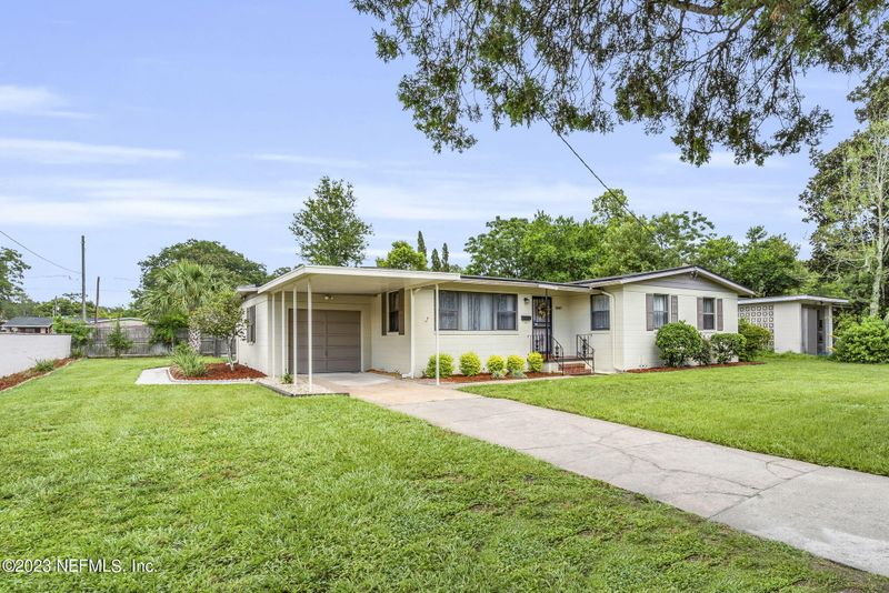 3147 Cesery Blvd, Jacksonville, FL 32277