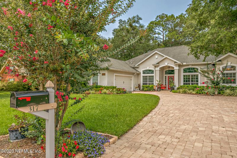317 Chicasaw Ct, St Johns, FL 32259