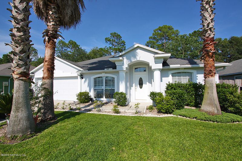 317 Johns Glen Dr, St Johns, FL 32259