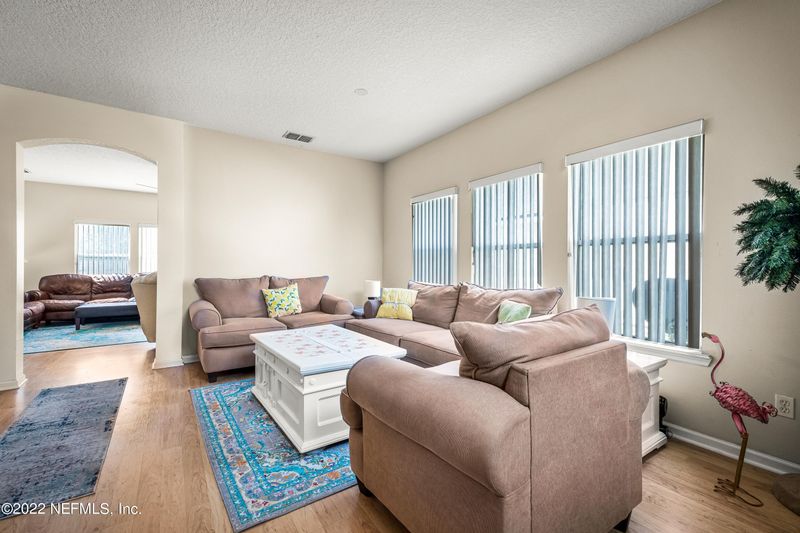 3175 Wandering Oaks Dr, Orange Park, FL 32065