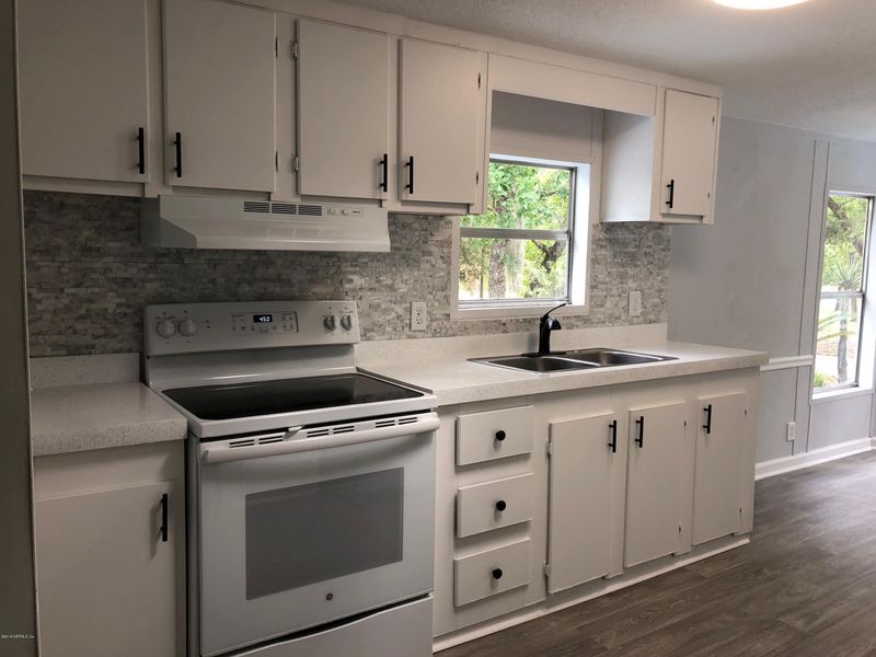 3188 Juniper Ave, Middleburg, FL 32068