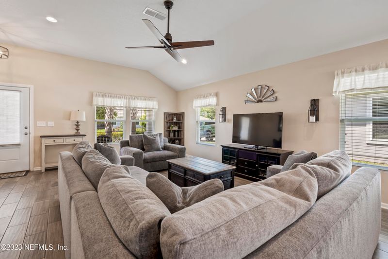 319 Midway Park Dr, St Augustine, FL 32084