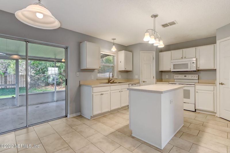 3195 Shadow Creek Rd, Jacksonville, FL 32226