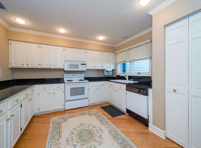 320 Quail Pointe Dr, Ponte Vedra Beach, FL 32082
