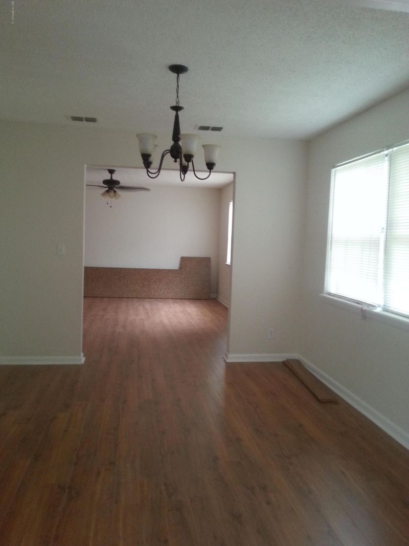 3203 Overhill Dr, Jacksonville, FL 32277