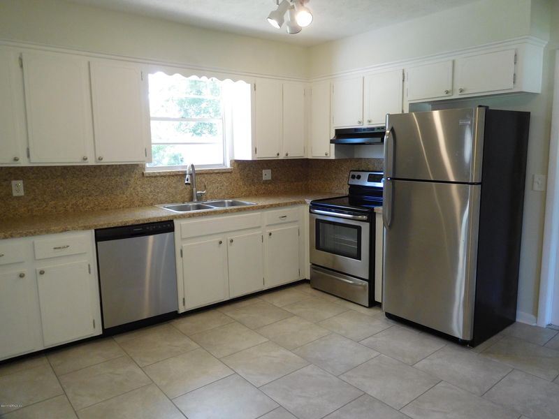 3207 Prather Dr, Jacksonville, FL 32216