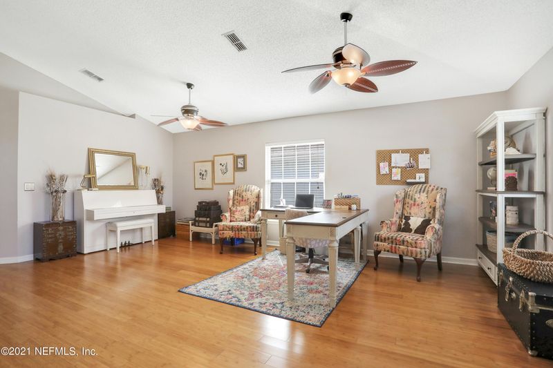 321 Johns Glen Dr, St Johns, FL 32259