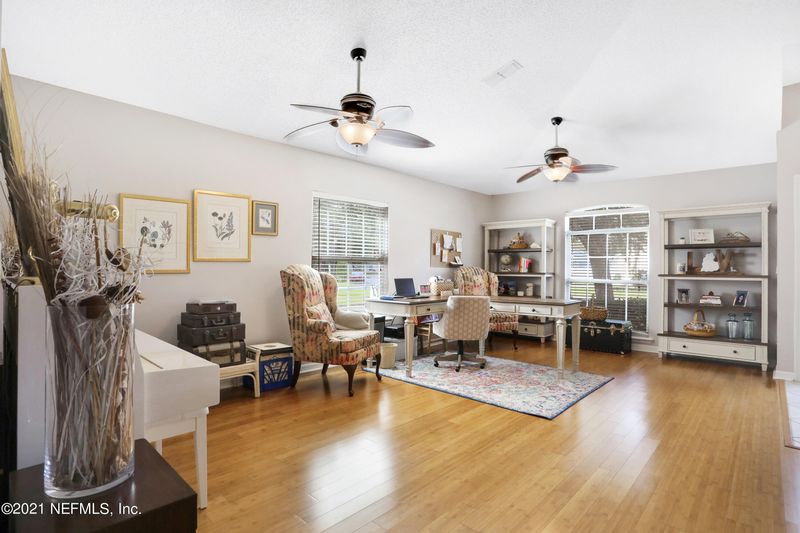 321 Johns Glen Dr, St Johns, FL 32259