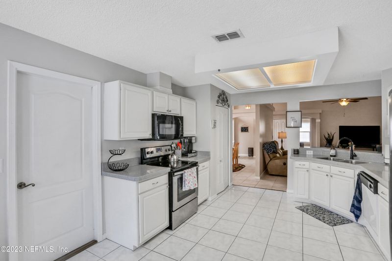 3218 Grand Teton Dr, Middleburg, FL 32068