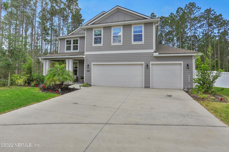 322 Queen Victoria Ave, St Johns, FL 32259