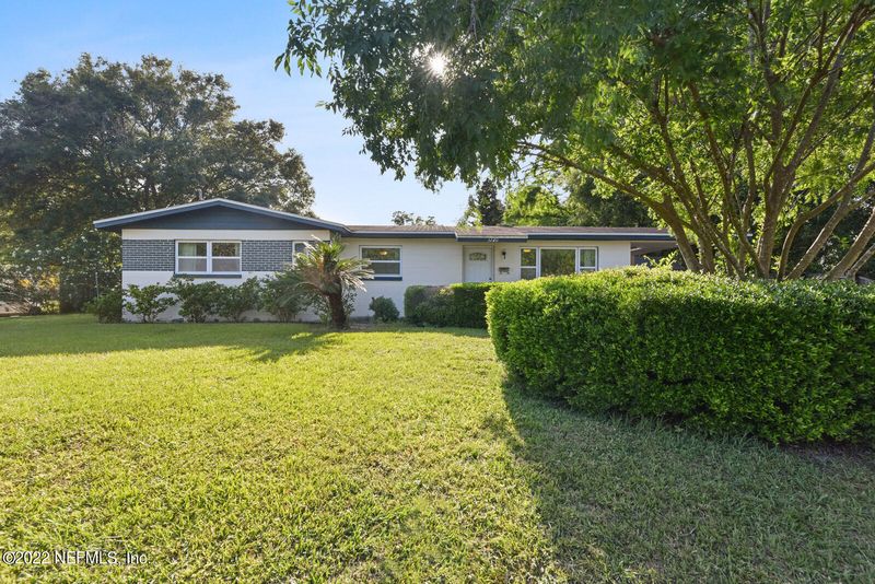 3220 Sandhurst Rd E, Jacksonville, FL 32277