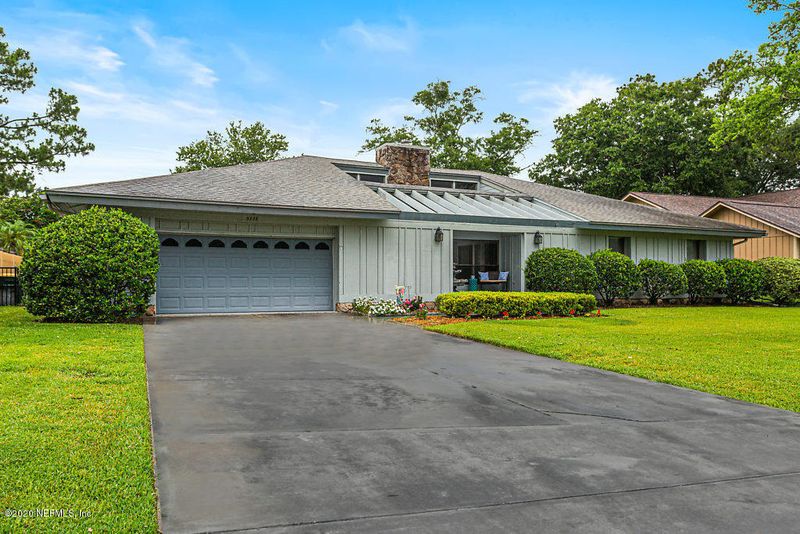3228 Hidden Lake Dr E, Jacksonville, FL 32216