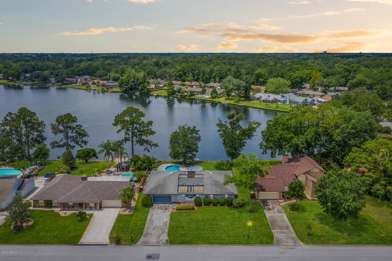 3228 Hidden Lake Dr E, Jacksonville, FL 32216
