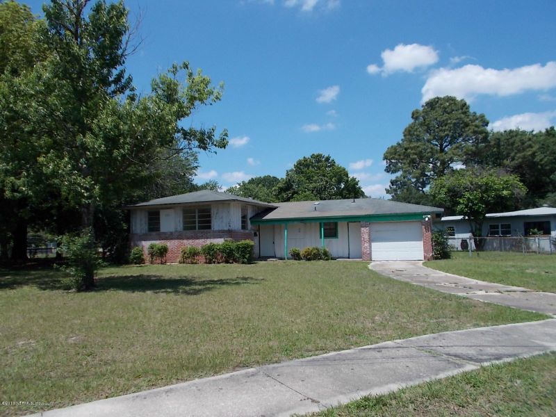 3233 Seine Dr, Jacksonville, FL 32208