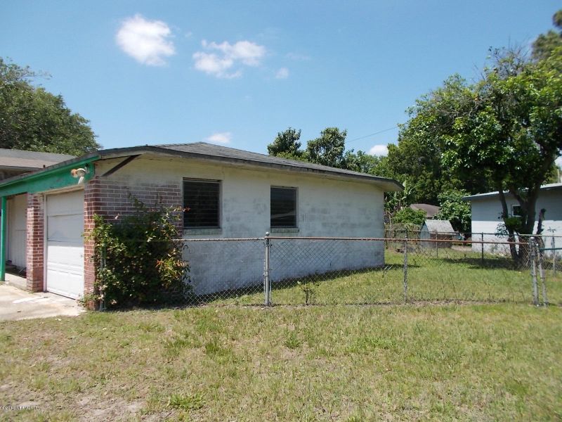 3233 Seine Dr, Jacksonville, FL 32208