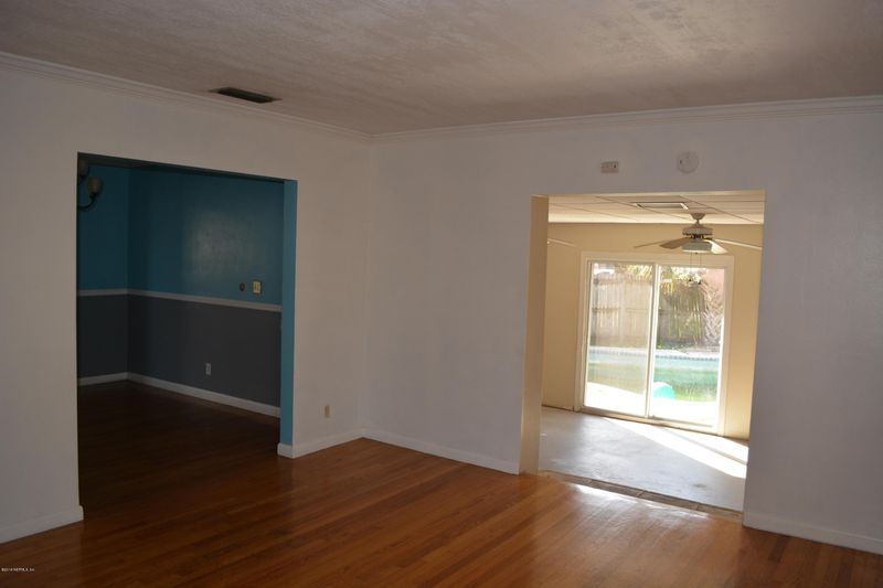 3235 Rogero Rd, Jacksonville, FL 32277