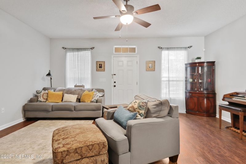 324 Pecan Grove Dr, Orange Park, FL 32073