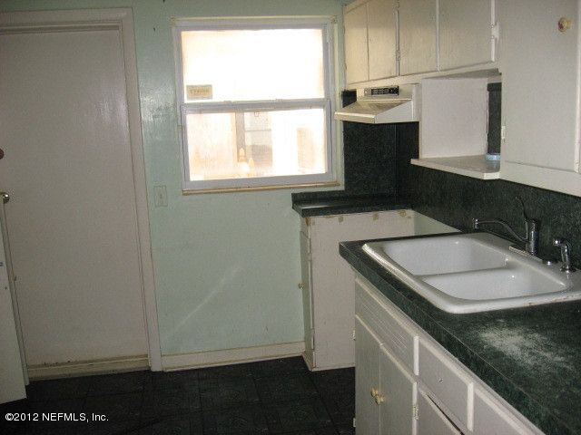 3245 Barkley Rd, Jacksonville, FL 32246