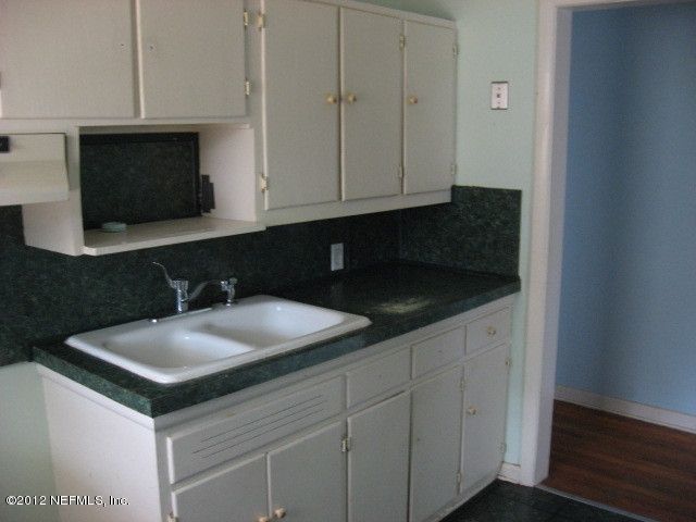 3245 Barkley Rd, Jacksonville, FL 32246