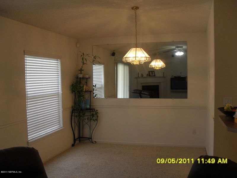 3246 Deuce Ct, Jacksonville, FL 32277
