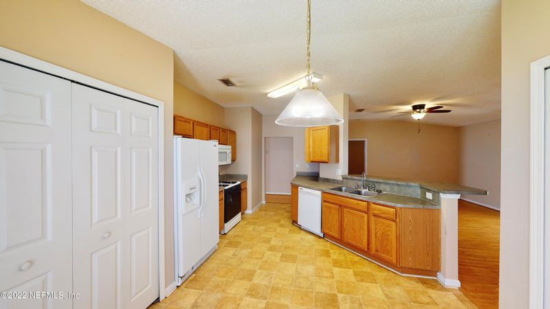 3247 Deuce Ct, Jacksonville, FL 32277