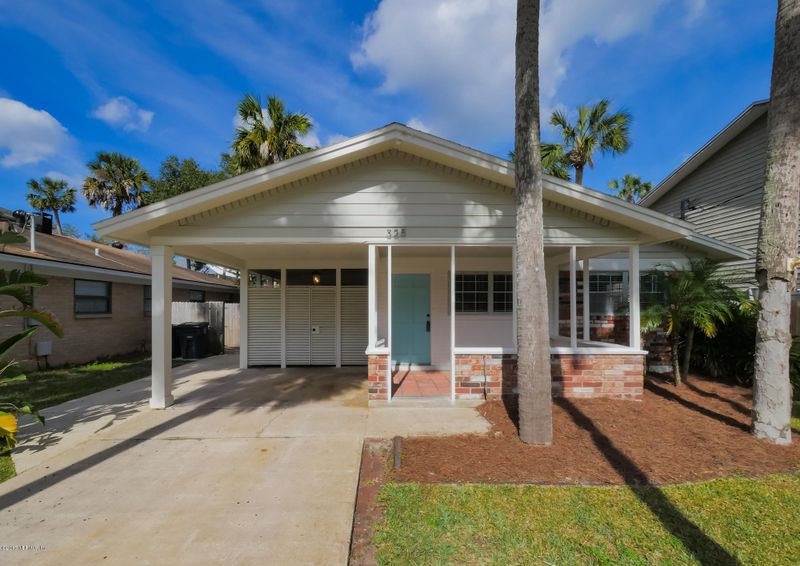 325 9th St, Atlantic Beach, FL 32233