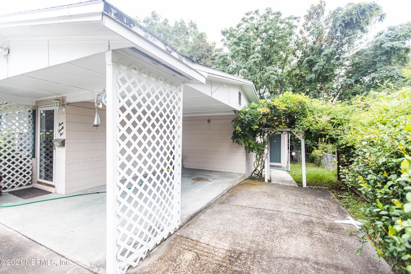 325 Canis Dr W, Orange Park, FL 32073