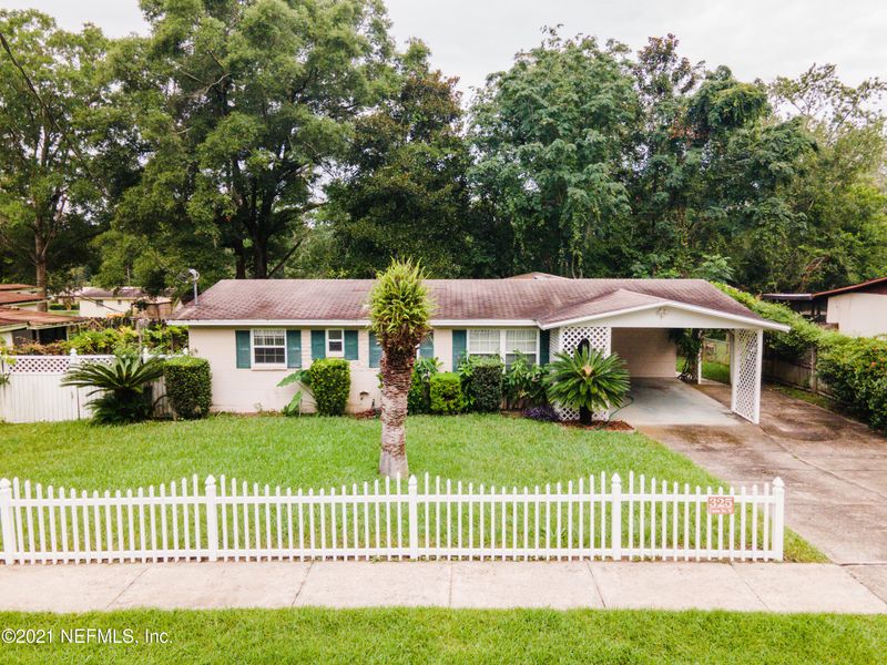 325 Canis Dr W, Orange Park, FL 32073