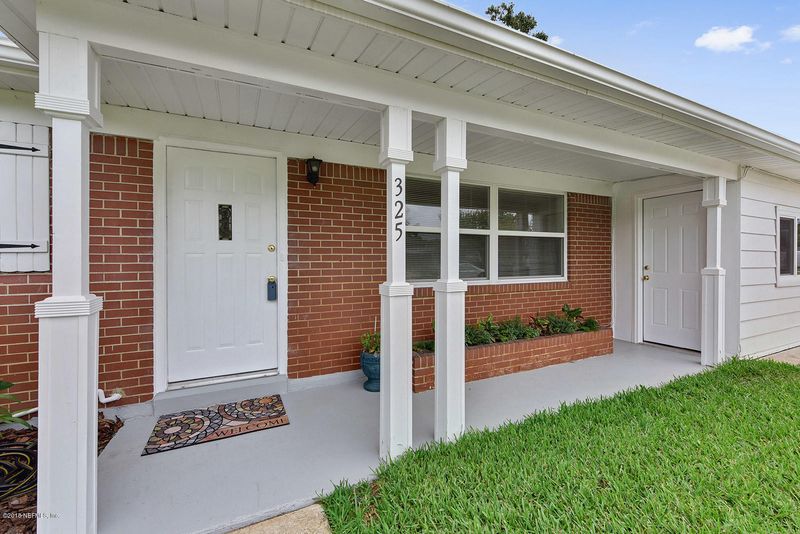 325 Driftwood Rd, Neptune Beach, FL 32266