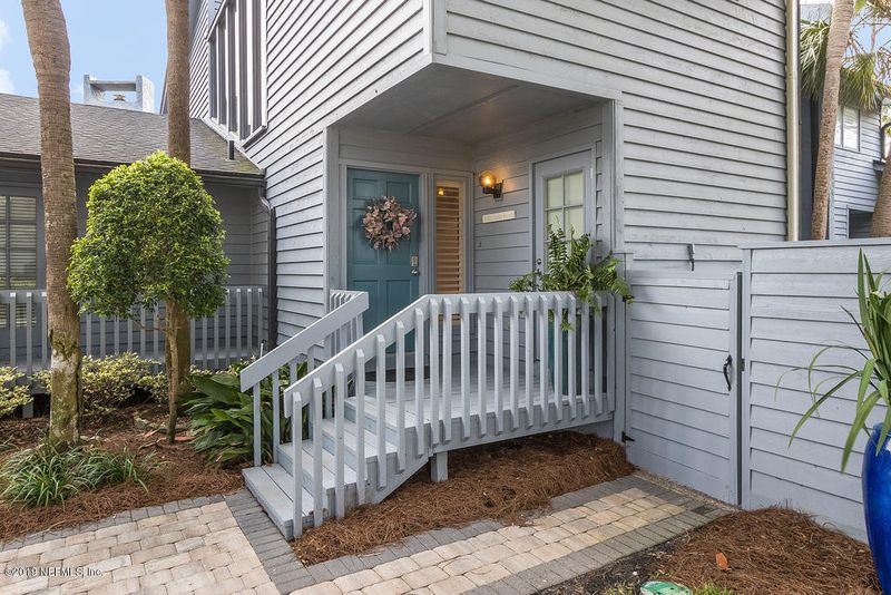 325 Quail Pointe Dr, Ponte Vedra Beach, FL 32082