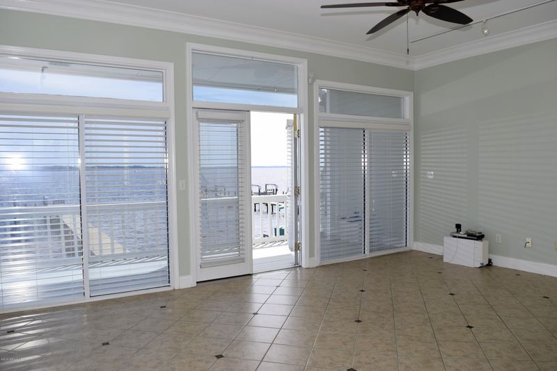 326 Scenic Point Ln, Fleming Island, FL 32003