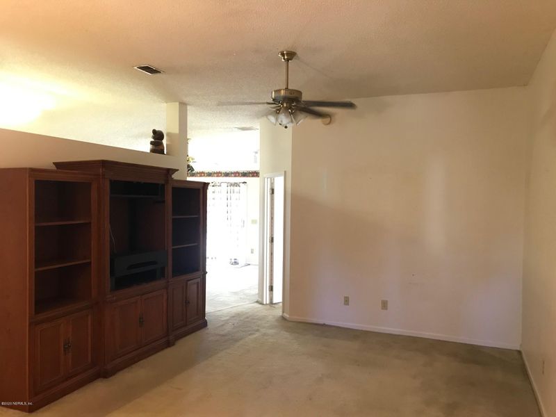 3283 Abbeyfield Dr E, Jacksonville, FL 32277