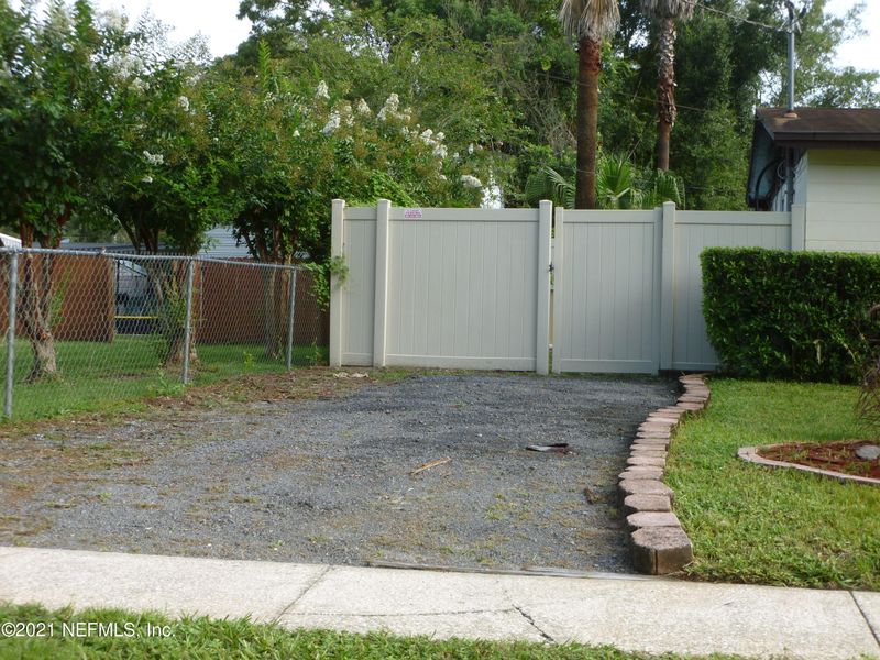 329 Canis Dr S, Orange Park, FL 32073