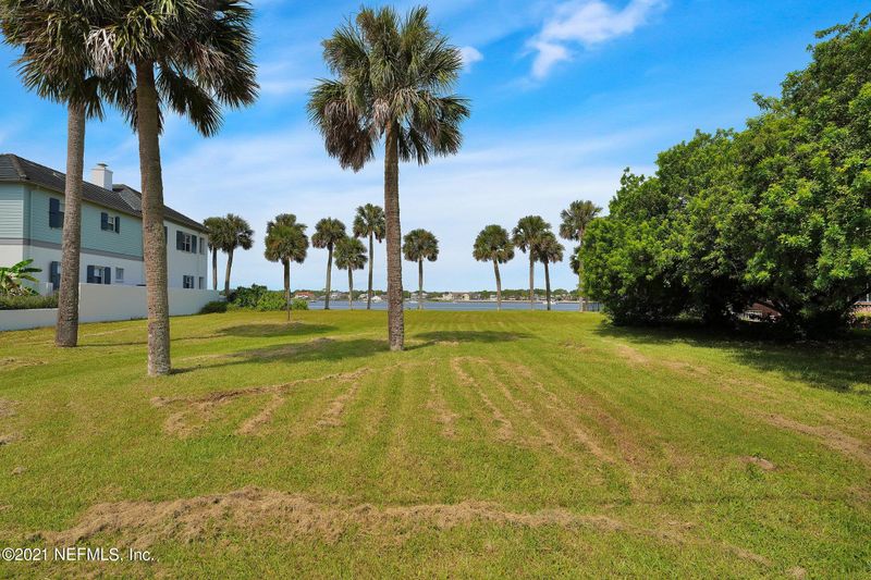 33 Dolphin Dr, St Augustine, FL 32080