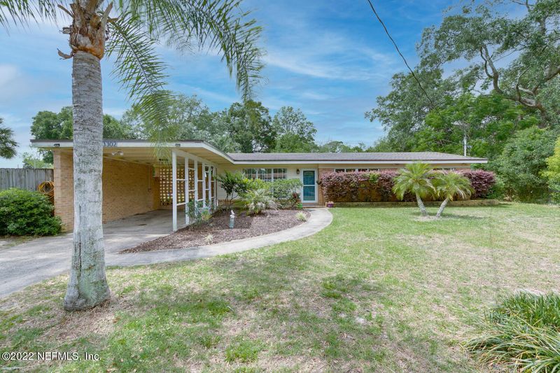 3302 Lenczyk Dr, Jacksonville, FL 32277