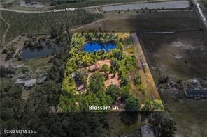 33045 Blossom Ln, Callahan, FL 32011