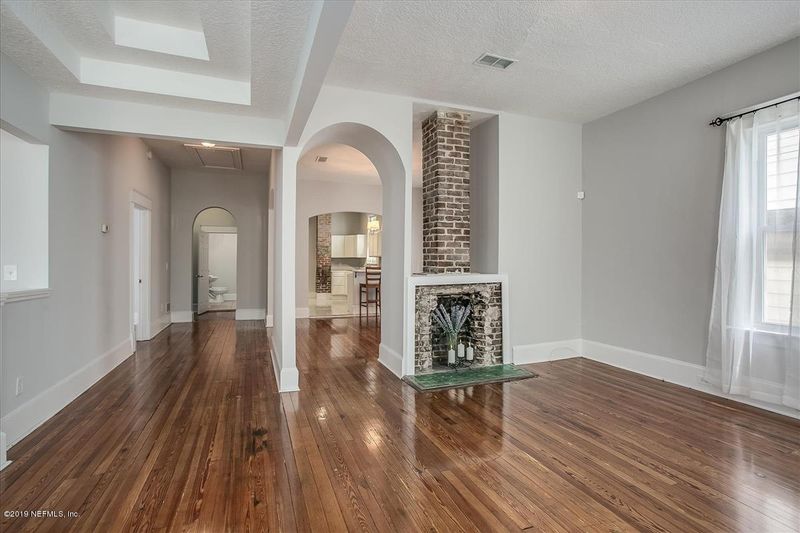 331 E 9th St, Jacksonville, FL 32206