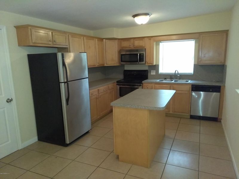 3323 Dignan St, Jacksonville, FL 32254