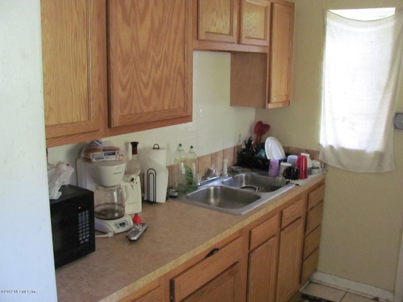 3328 Phyllis St, Jacksonville, FL 32205